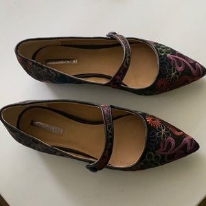 Tahari floral flats